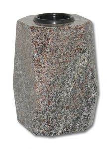 Grafvaas in verschillende granietsoorten