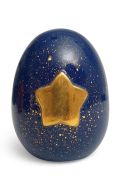 Handgemaakte urn met goudkleurige ster